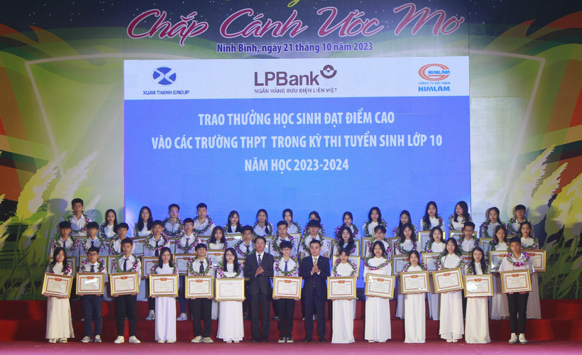 Quỹ Khuyến học, khuyến tài Đinh Bộ Lĩnh 2023 vinh danh 308 học sinh, sinh viên