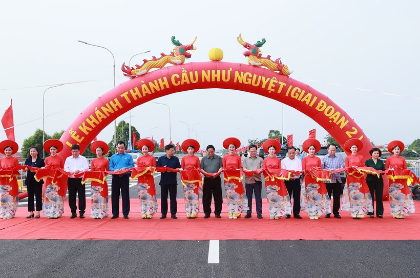 Thủ tướng Phạm Minh Chính dự khánh thành cầu Như Nguyệt và khởi công dự án nhà ở xã hội tại Bắc Giang
