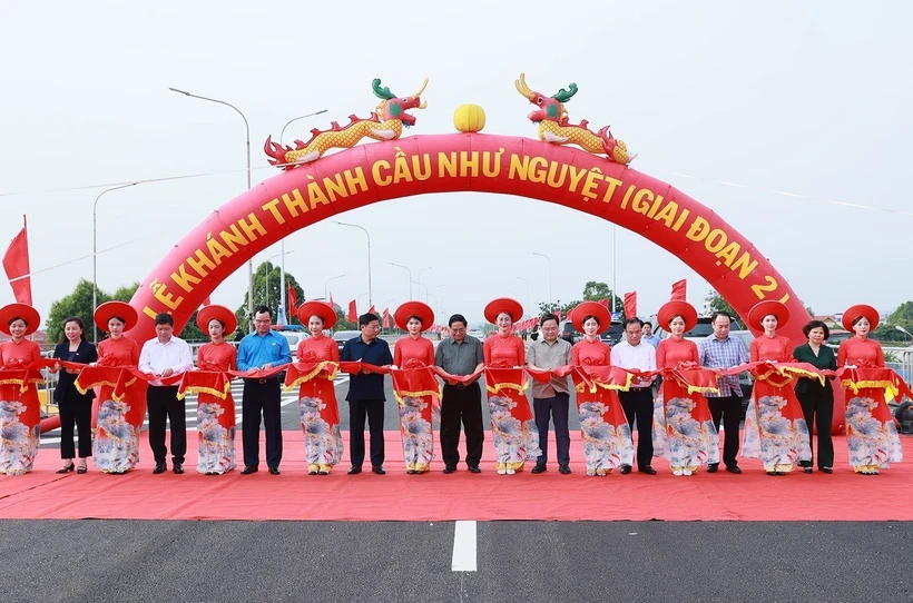 Thủ tướng Phạm Minh Chính dự khánh thành cầu Như Nguyệt và khởi công dự án nhà ở xã hội tại Bắc Giang