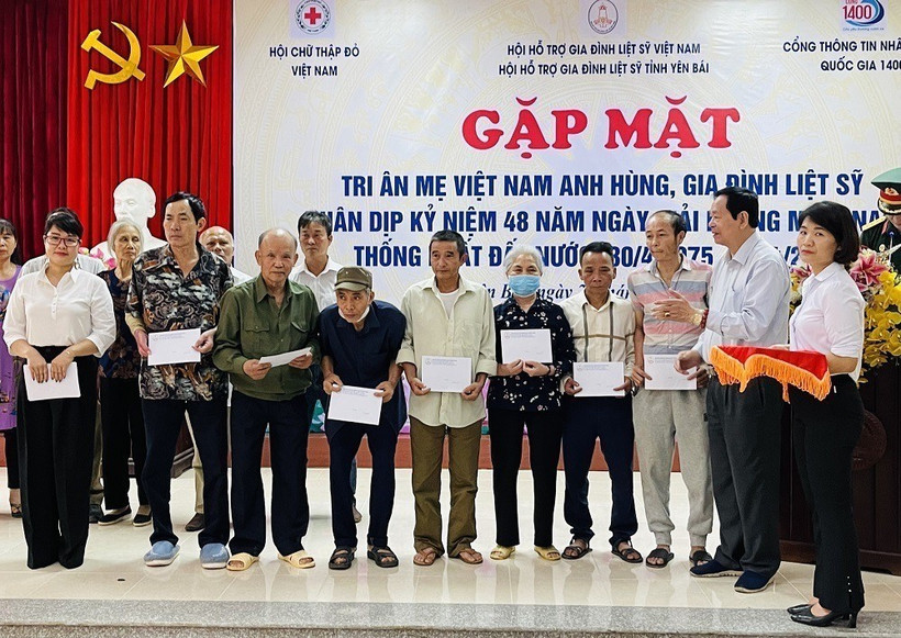 Yên Bái tri ân các Mẹ Việt Nam Anh hùng và gia đình liệt sỹ