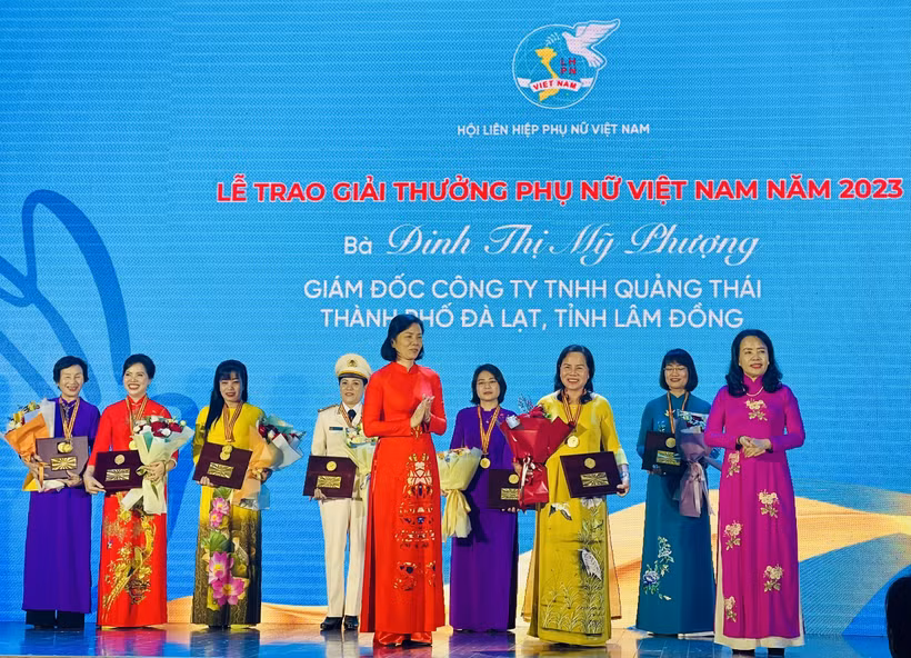 Phụ nữ Việt Nam tài năng cống hiến, sáng tạo vì sự bình đẳng và phát triển toàn diện để phát triển đất nước phồn vinh, hạnh phúc