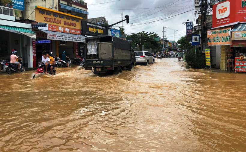 Quảng Nam: Mưa to trải dài trên diện rộng, mưa đá tại thành phố Tam Kỳ 