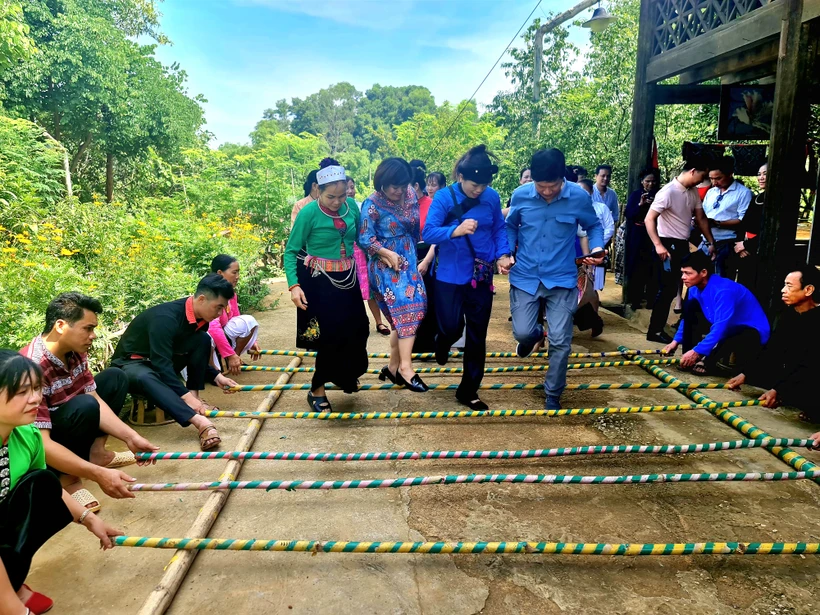Hoạt động tháng 7 với chủ đề “Sắc màu thổ cẩm” tại Làng Văn hóa - Du lịch các dân tộc Việt Nam