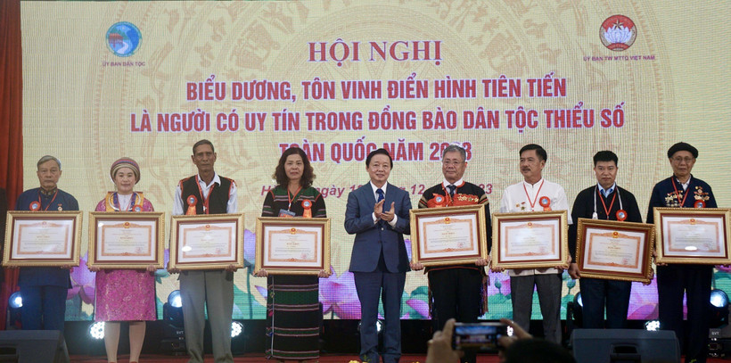 Biểu dương, tôn vinh điển hình tiên tiến là người có uy tín trong đồng bào dân tộc thiểu số toàn quốc năm 2023