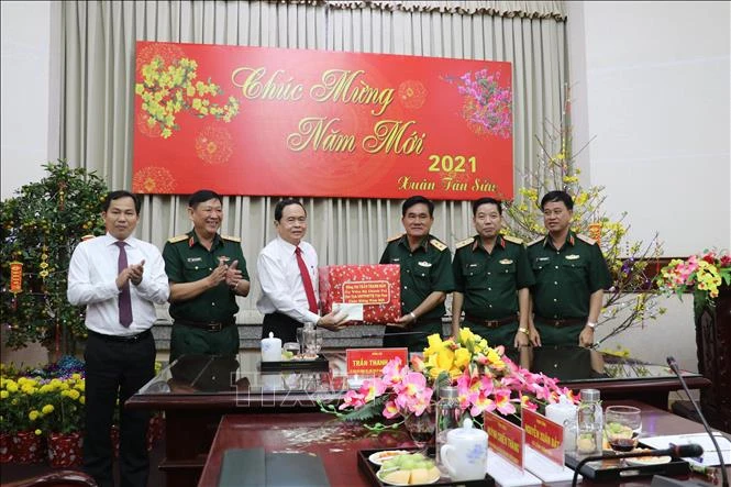 Chủ tịch Ủy ban Trung ương Mặt trận Tổ quốc Việt Nam Trần Thanh Mẫn thăm, chúc Tết Bộ Tư lệnh Quân khu 9