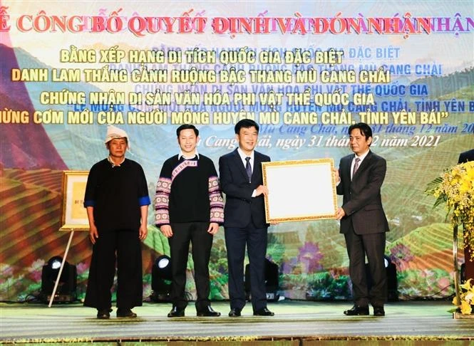 Huyện Mù Cang Chải nhận Bằng xếp hạng Di tích Quốc gia đặc biệt Ruộng bậc thang và di sản phi vật thể Quốc gia Lễ mừng cơm mới