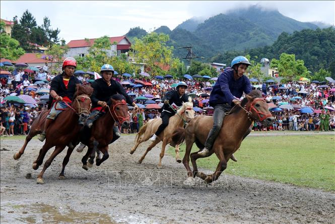 Khai hội Festival Cao nguyên trắng Bắc Hà