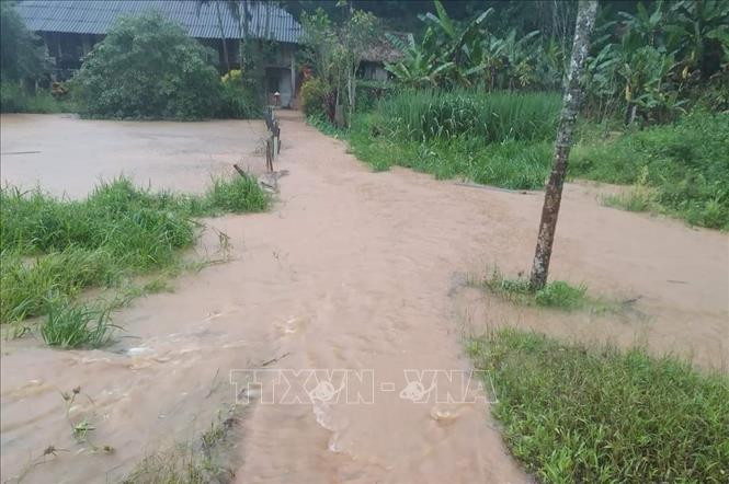 Một cháu bé mất tích do lũ cuốn, 40 hộ dân bị cô lập ở Yên Bái