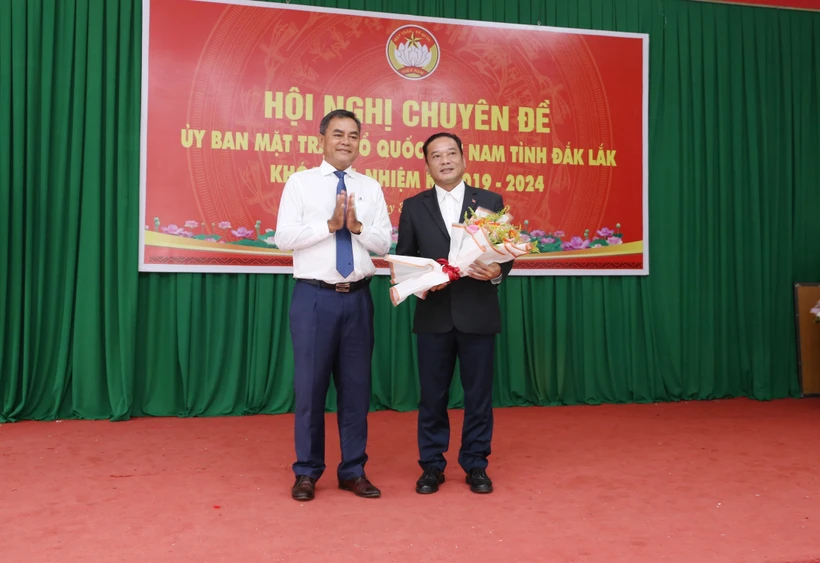 Ông Y Giang Gry Niê Knơng được cử giữ chức Chủ tịch Ủy ban Mặt trận Tổ quốc Việt Nam tỉnh Đắk Lắk