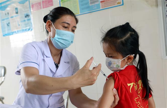 Dịch COVID-19: Cả nước có 1.895 ca mắc mới và 5.563 ca khỏi bệnh trong ngày 14/5
