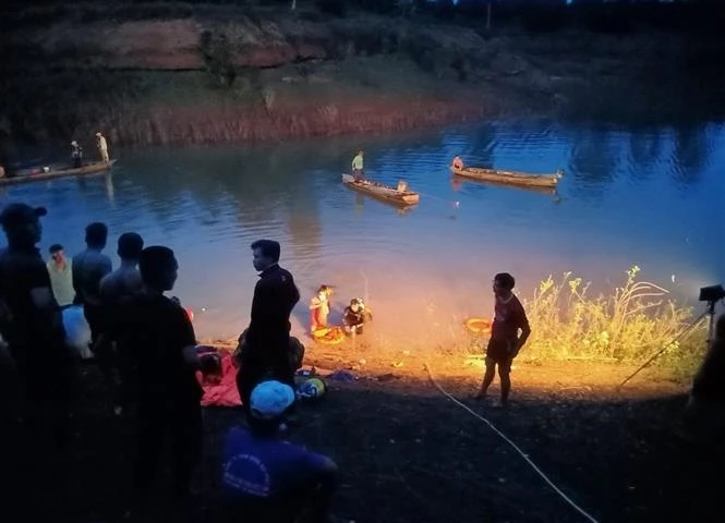 Tìm thấy thi thể cháu bé lớp 3 bị đuối nước tại hồ thủy điện Thác Mơ