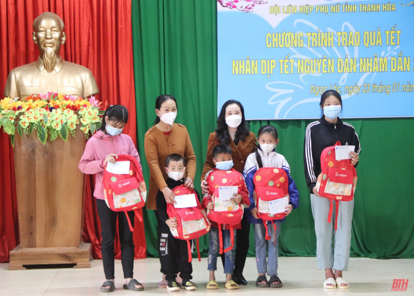 Ấm áp chương trình “Mẹ đỡ đầu - Kết nối yêu thương” ở Thanh Hóa 