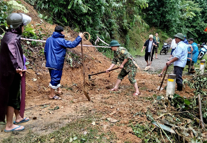 Thủ tướng Chính phủ chỉ đạo tập trung khắc phục hậu quả bão số 4, chủ động ứng phó thiên tai
