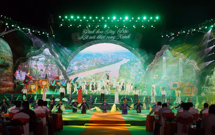Festival "Tinh hoa Tây Bắc" năm 2022: Đặc sắc chương trình nghệ thuật "Kết nối khát vọng xanh"