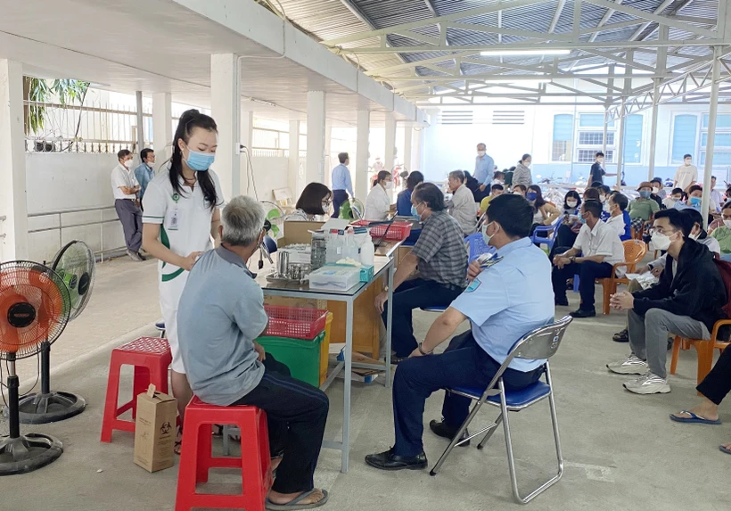 Số ca mắc COVID-19 tiếp tục tăng, hơn 9.000 ca khỏi bệnh trong ngày 29/7