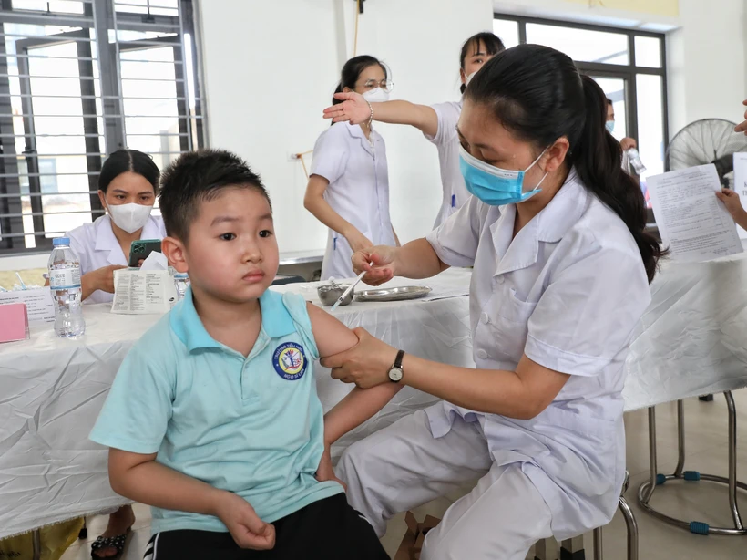 Cả nước ghi nhận 2.545 ca COVID-19 mới, 154 bệnh nhân nặng