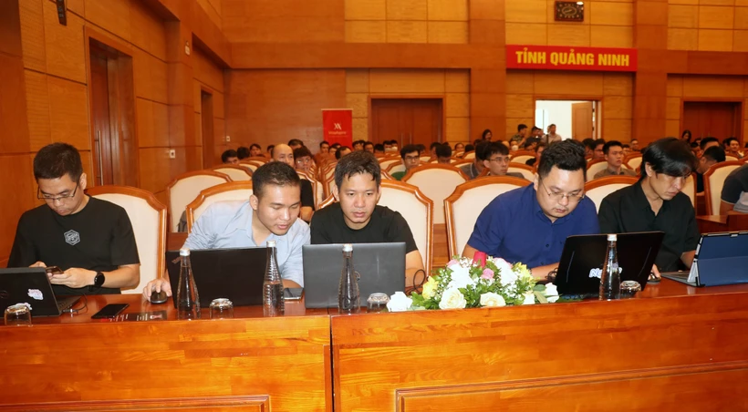 Từ ngày 9 đến 11/9, tại thành phố Hạ Long, Sở Thông tin và Truyền thông tỉnh Quảng Ninh phối hợp với Cục An toàn thông tin (Bộ Thông tin và Truyền thông) và Hiệp hội Internet Việt Nam tổ chức chương trình hội thảo an toàn thông tin - Security Bootcamp 202
