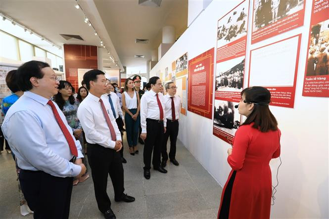 Nhân kỷ niệm 75 năm Quốc khánh 2/9: Khai mạc Trưng bày chuyên đề "Việt Nam - Độc lập, tự cường" 
