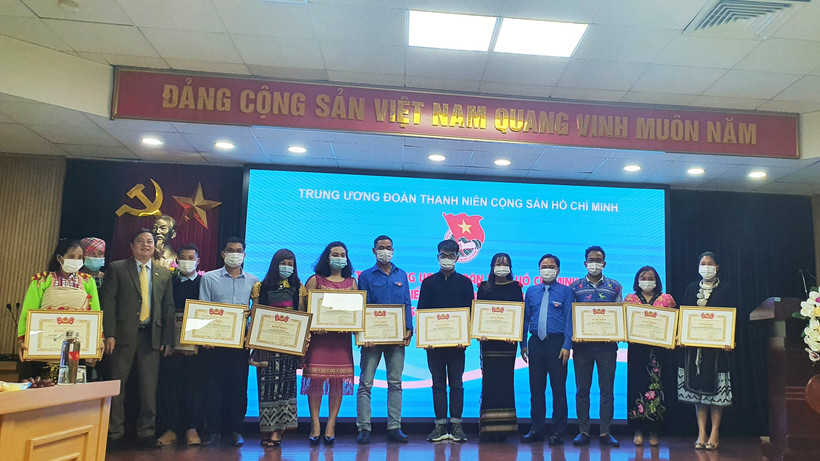 Gặp mặt các thanh niên tiêu biểu tham dự Đại hội đại biểu toàn quốc các dân tộc thiểu số Việt Nam lần thứ II