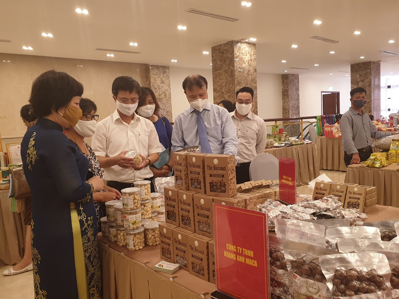 Tổng kết chương trình phát triển thương mại miền núi, vùng sâu, vùng xa và hải đảo giai đoạn 2015 - 2020