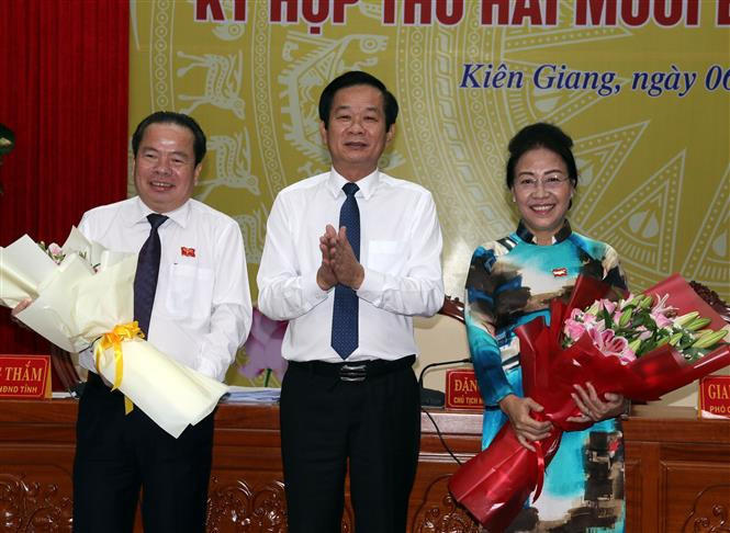 Bầu Chủ tịch Hội đồng nhân dân và Chủ tịch Ủy ban nhân dân tỉnh Kiên Giang