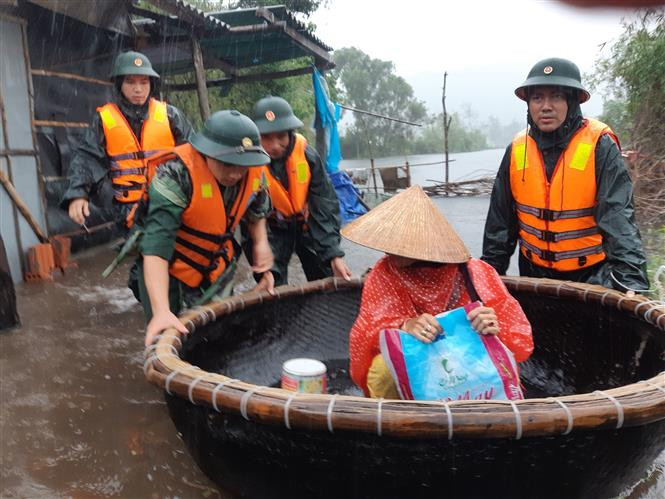 Thừa Thiên - Huế tăng cường các biện pháp ứng phó với mưa lũ đặc biệt lớn
