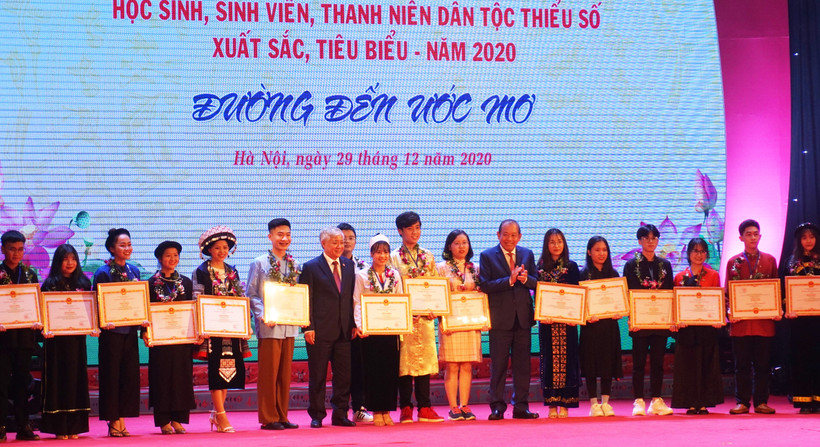 Lễ tuyên dương 145 học sinh, sinh viên, thanh niên dân tộc thiểu số tiêu biểu năm 2020