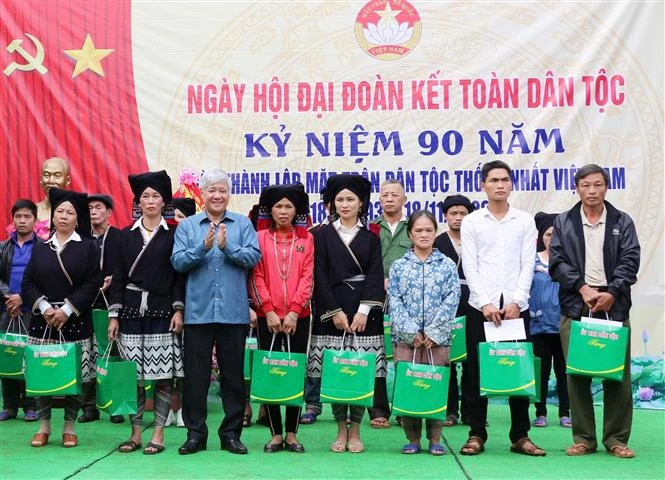 Bộ trưởng, Chủ nhiệm Ủy ban Dân tộc Đỗ Văn Chiến dự Ngày hội đại đoàn kết toàn dân tộc tại Hòa Bình