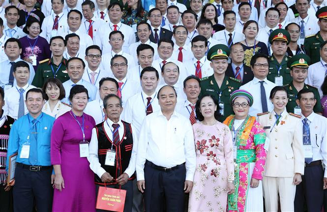 Thủ tướng Nguyễn Xuân Phúc gặp mặt các điển hình “Dân vận khéo” toàn quốc