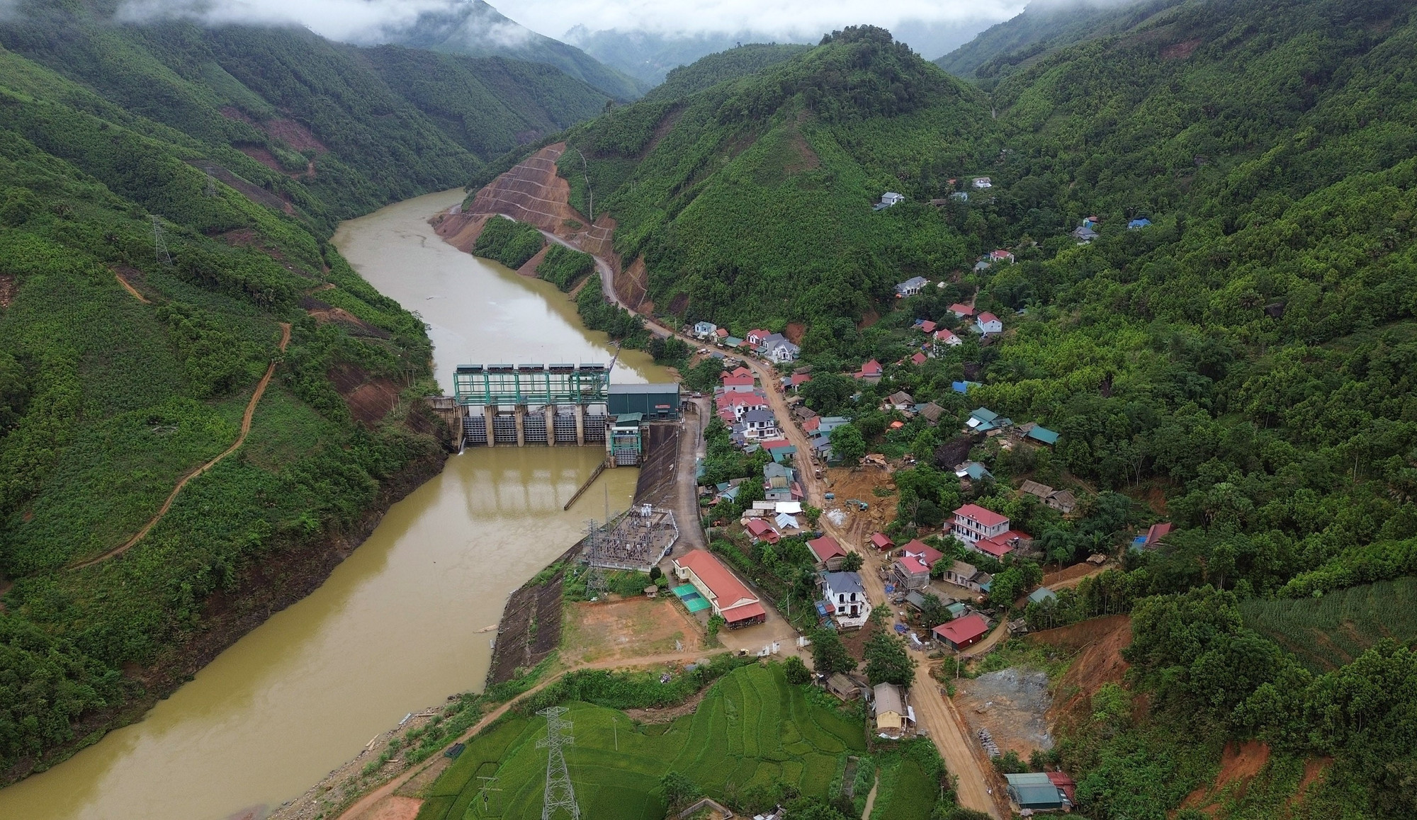 Đẩy nhanh tiến độ thi công đường kết nối giao thông các tỉnh miền núi đoạn qua tỉnh Yên Bái. nghia-lo-7625-20.jpg