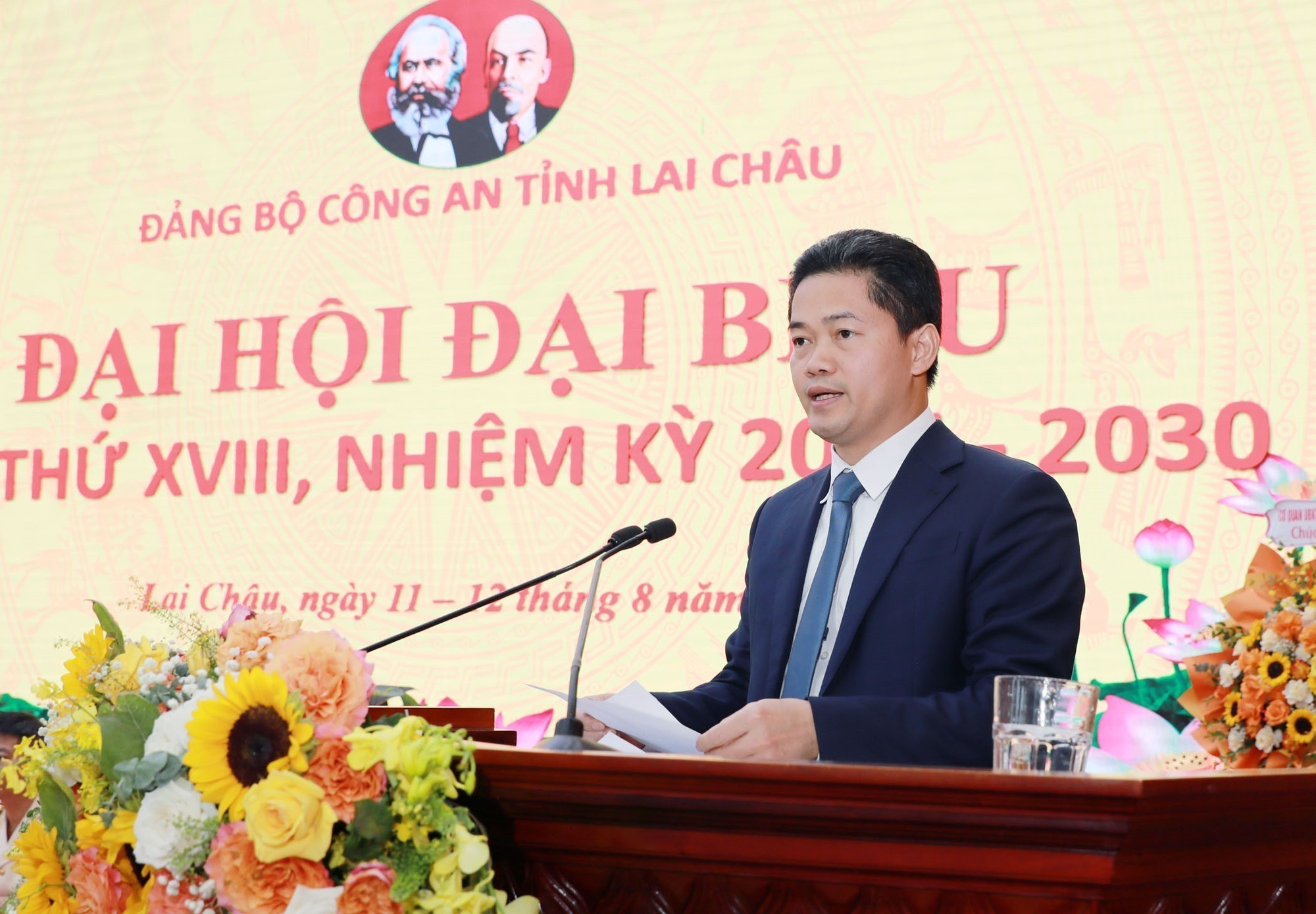 Ủy viên dự khuyết Trung ương Đảng, Phó Bí thư Thường trực Tỉnh ủy Lai Châu Vũ Mạnh Hà phát biểu chúc mừng. Ảnh: Quý Trung/TTXVN lai-chau-13825-11.jpg