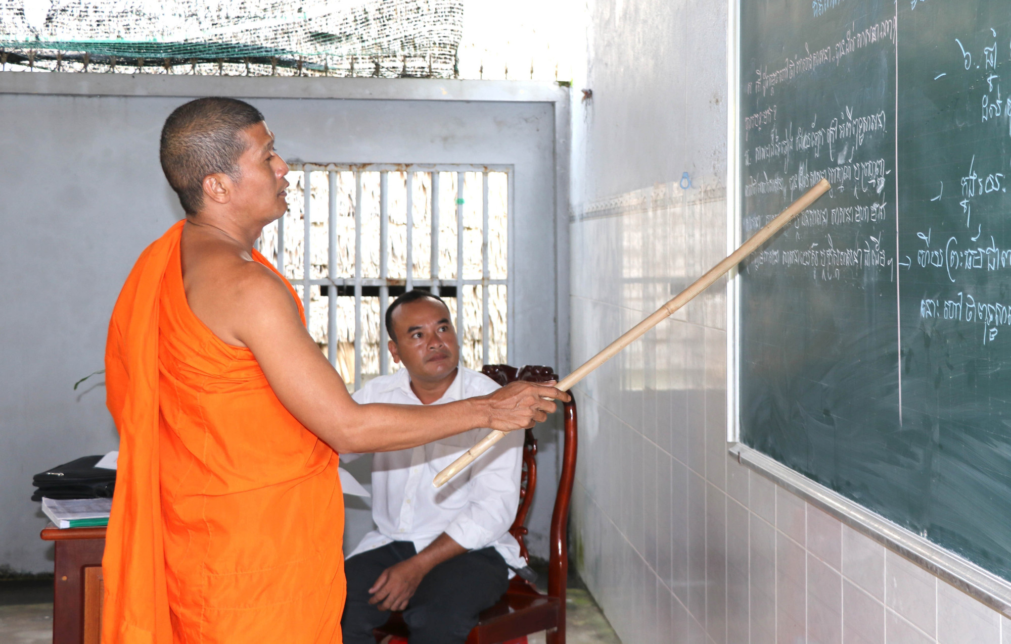 Một lớp học chữ Khmer hè năm 2025 tại chùa Bàu Sơn, xã Châu Thành, tỉnh Vĩnh Long. khmer-4925-11.jpg