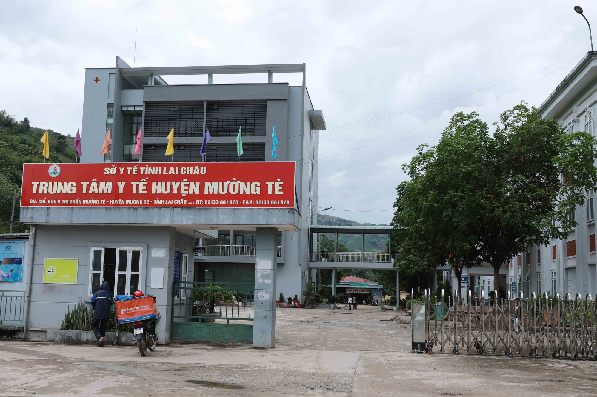Trung tâm Y tế huyện Mường Tè (Lai Châu) đã trở thành địa chỉ tin cậy về việc chăm sóc, khám, điều trị cho người dân, những năm gần đây, tỷ lệ bệnh nhân chuyển lên tuyến trên đã giảm. muong-te-7625-10.jpg