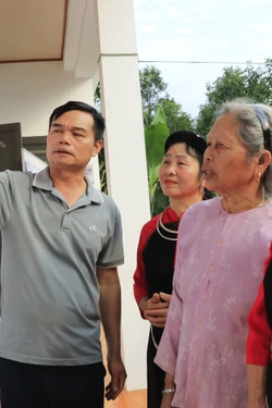 Bầu cử Quốc hội và HĐND: Đảm bảo các cử tri đều tự tay bỏ lá phiếu của mình