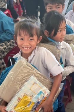 Trao gửi yêu thương đến học sinh và người dân vùng lũ Gia Lai