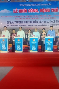 Tạo đột phá giáo dục, nâng đỡ tương lai học sinh dân tộc