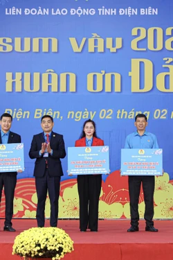 Thiết thực chăm lo Tết cho đoàn viên, người lao động