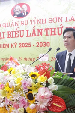 Xây dựng các tiềm lực, thế trận trong khu vực phòng thủ vững chắc