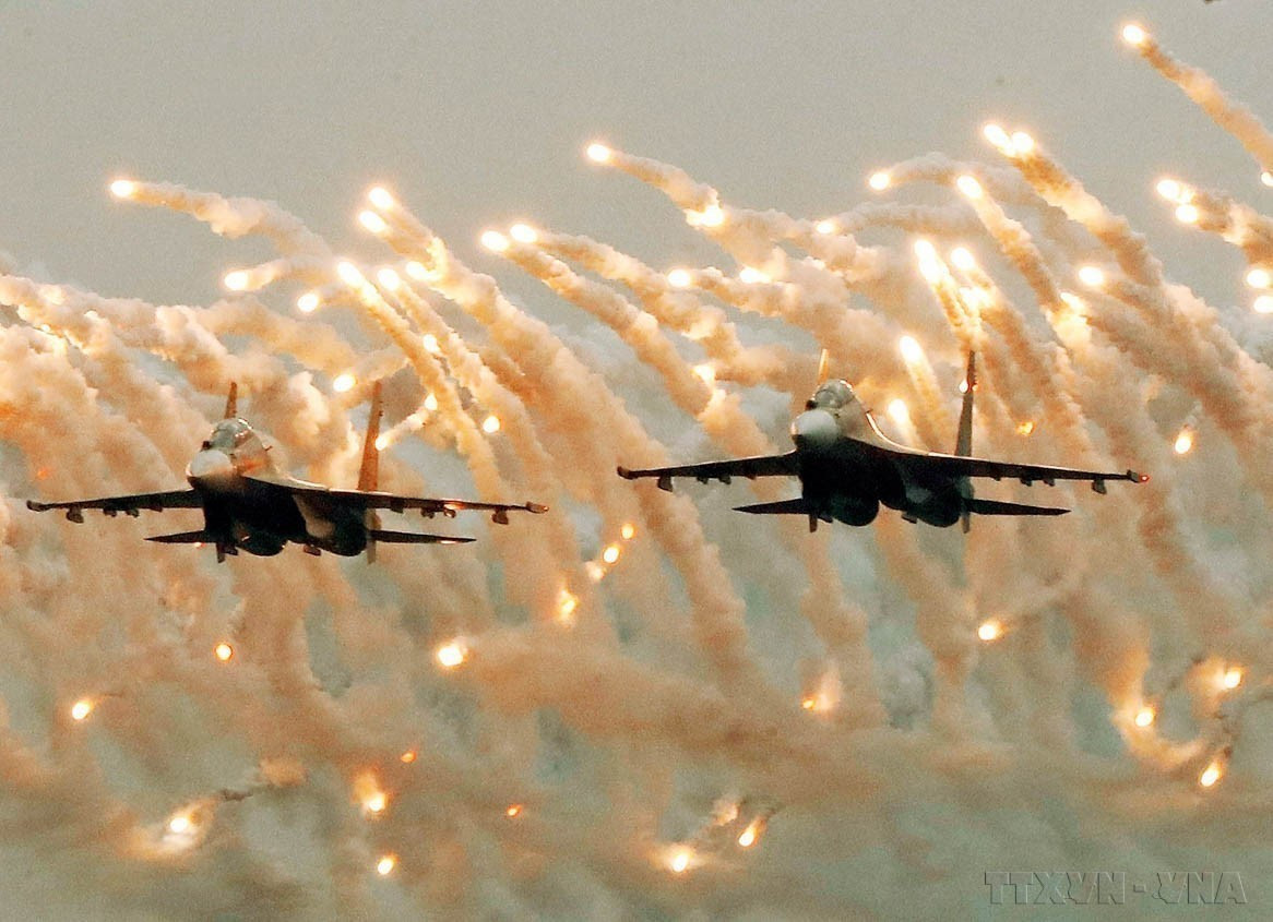 Không quân Việt Nam được trang bị dòng máy bay tiêm kích hiện đại Su-30MK2, hiện thực hóa chủ trương tiến thẳng lên hiện đại. Ảnh: Lâm Khánh - TTXVN potal-70-nam-ngay-truyen-thong-khong-quan-nhan-dan-viet-nam-331955-332025-vi-su-nghiep-bao-ve-bau-troi-to-quoc-7875207.jpg