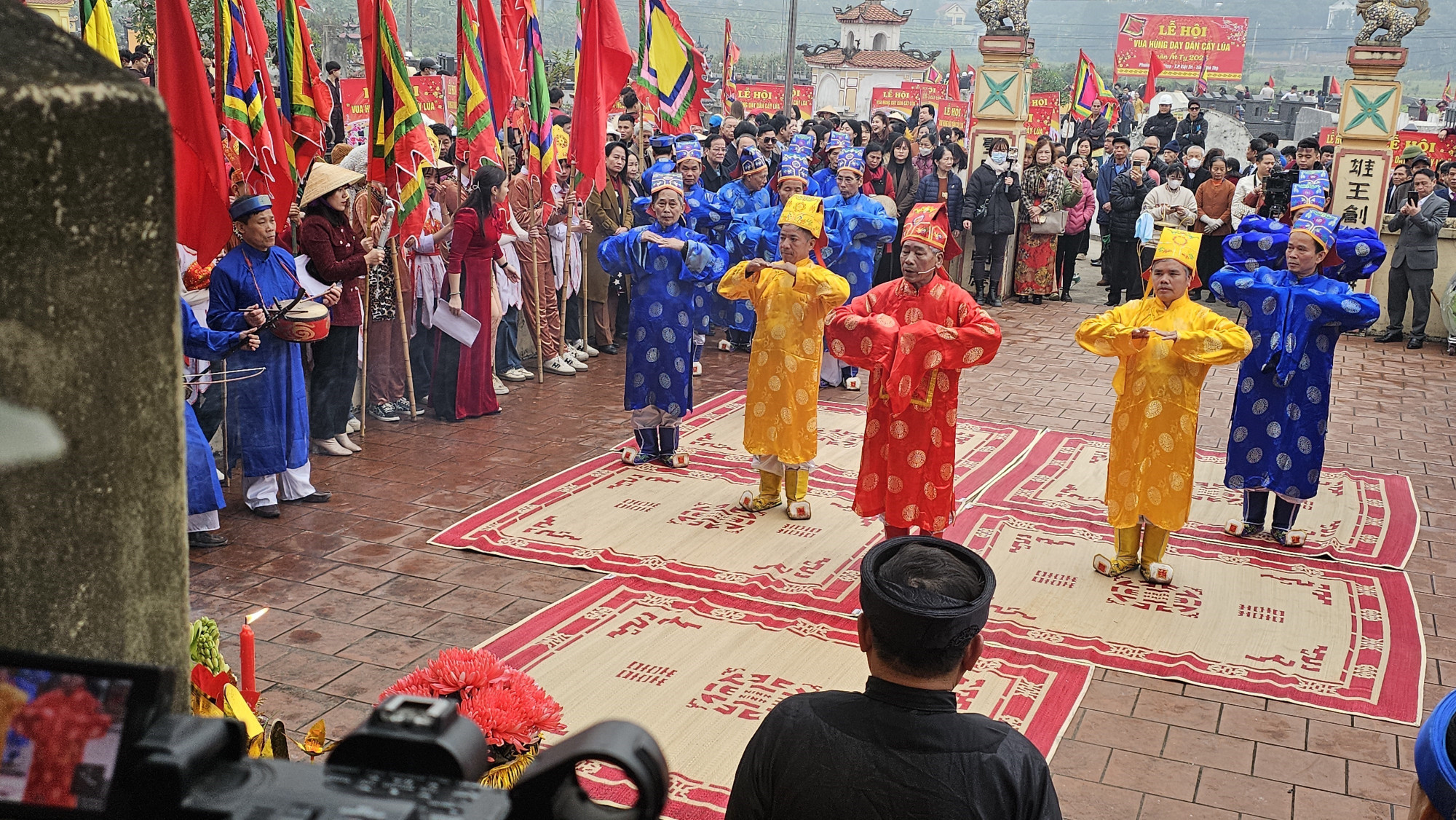 Nghi thức tế thần truyền thống. Ảnh: Tạ Toàn – TTXVN potal-phu-tho-le-hoi-vua-hung-day-dan-cay-lua-7851961.jpg