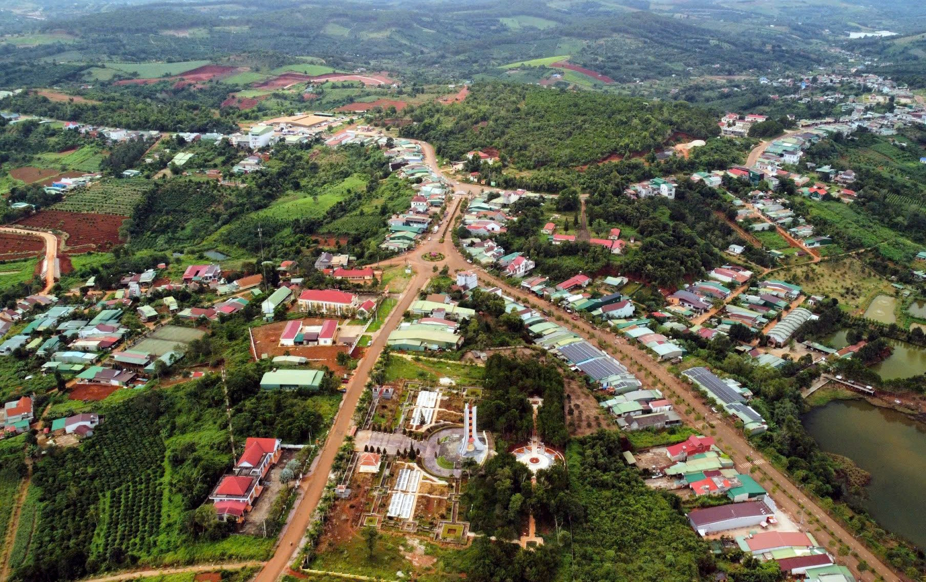 Trong giai đoạn 2021 – 2025, Lâm Đồng đầu tư hơn 3.300 tỷ đồng cho vùng đồng bào dân tộc thiểu số và miền núi 05.jpg