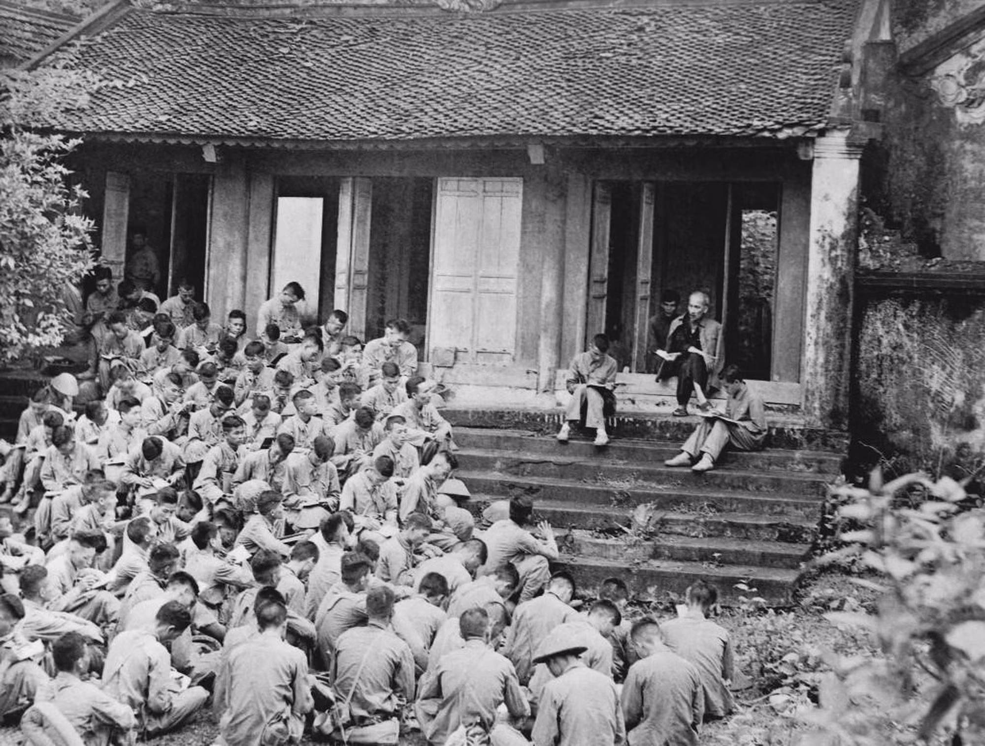 potal-chu-tich-ho-chi-minh-nguoi-sang-lap-ren-luyen-dang-cong-san-viet-nam-7806836.jpg