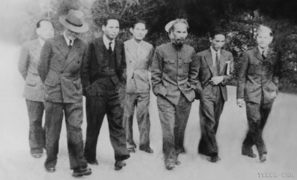 potal-chu-tich-ho-chi-minh-nguoi-sang-lap-ren-luyen-dang-cong-san-viet-nam-7806667.jpg