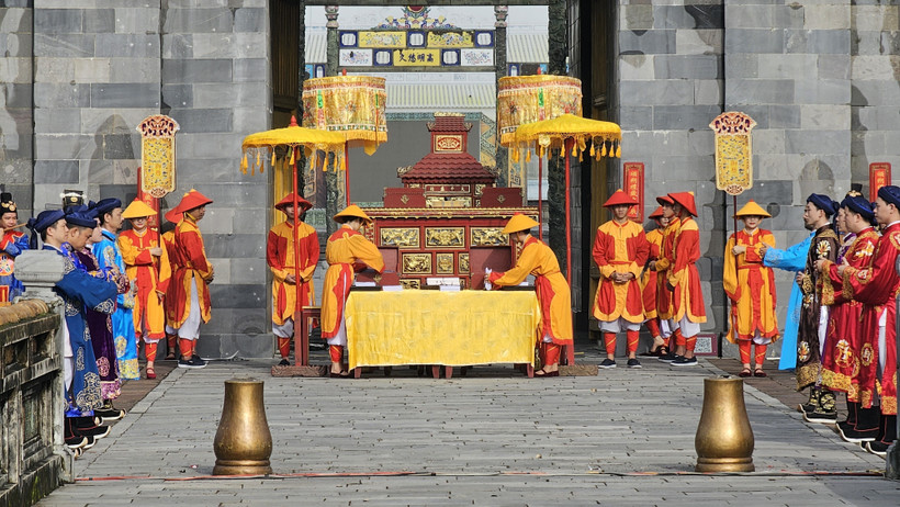 Công bố Festival Huế 2024 và tái hiện Lễ Ban sóc triều Nguyễn