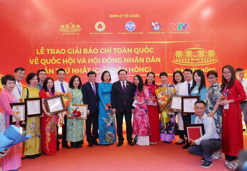 Giải Diên Hồng : Tôn vinh các tác phẩm báo chí xuất sắc về đề tài dân cử
