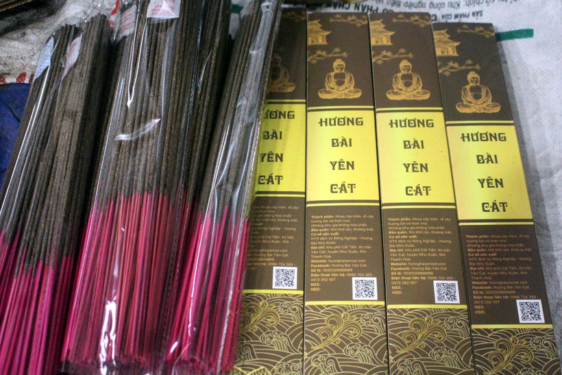 Làng làm hương truyền thống Yên Cát của dân tộc Thổ hối hả vào vụ Tết