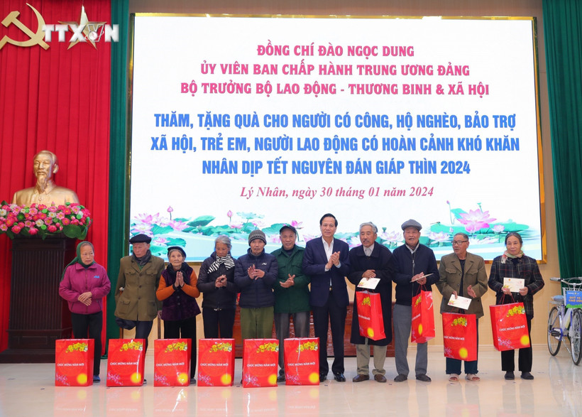 Gần 7,5 triệu lượt người lao động có hoàn cảnh khó khăn được hỗ trợ tiền Tết