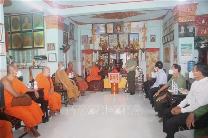 Chủ nhiệm Ủy ban Quốc phòng và An ninh của Quốc hội Lê Tấn Tới phát biểu chúc tết Hội Đoàn kết sư sãi yêu nước tỉnh Bạc Liêu. Ảnh: Tuấn Kiệt - TTXVN