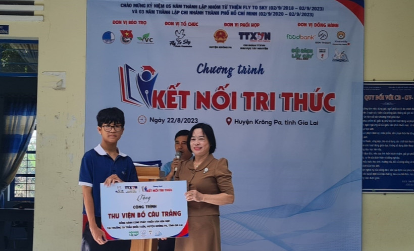 Kết nối tri thức cho học sinh vùng sâu, vùng xa huyện Krông Pa