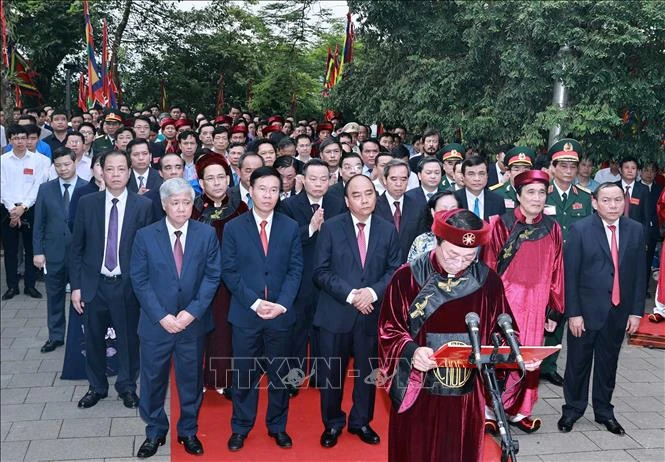 Chủ tịch UBND tỉnh Phú Thọ Bùi Văn Quang, chủ Lễ Giỗ Tổ Hùng Vương năm Tân Sửu 2021 đã đọc Chúc văn tưởng nhớ, tri ân công đức các Vua Hùng. Ảnh: Thống Nhất – TTXVN